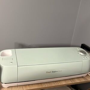 Cricut explore air 2 with tools